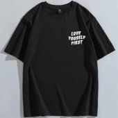 تيشيرت بطباعة أحرف